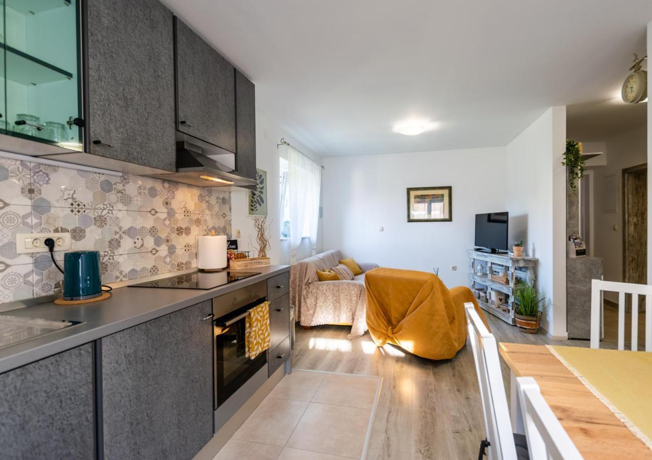Apartman Tina Metkovic Bagian luar foto